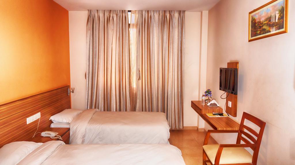 Aryal International Hotel Катманду Стая снимка