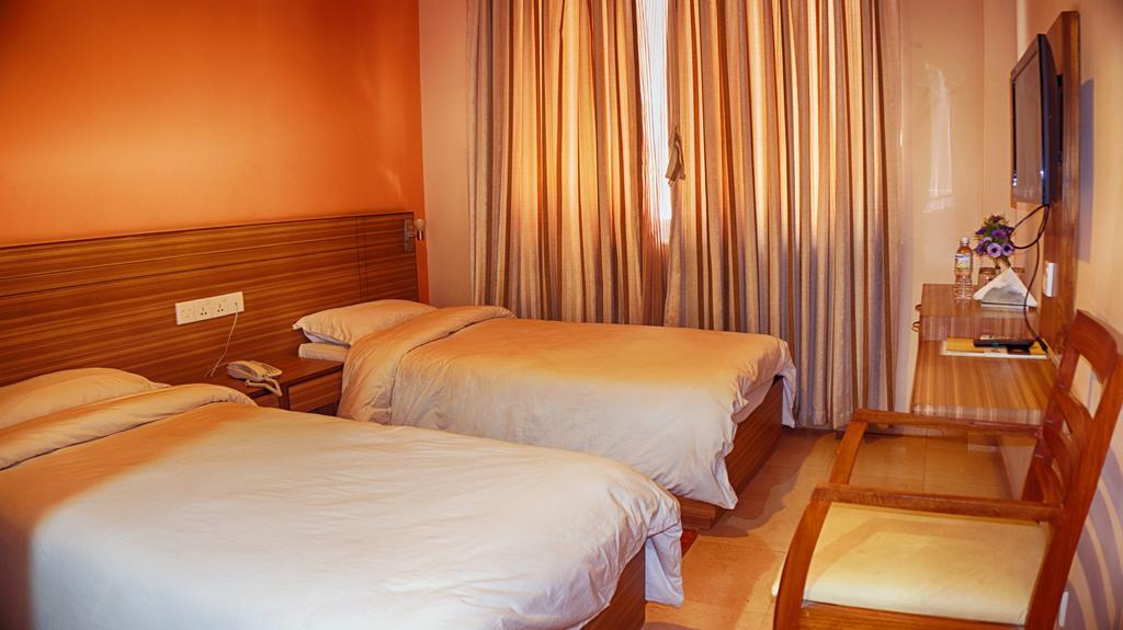 Aryal International Hotel Катманду Екстериор снимка