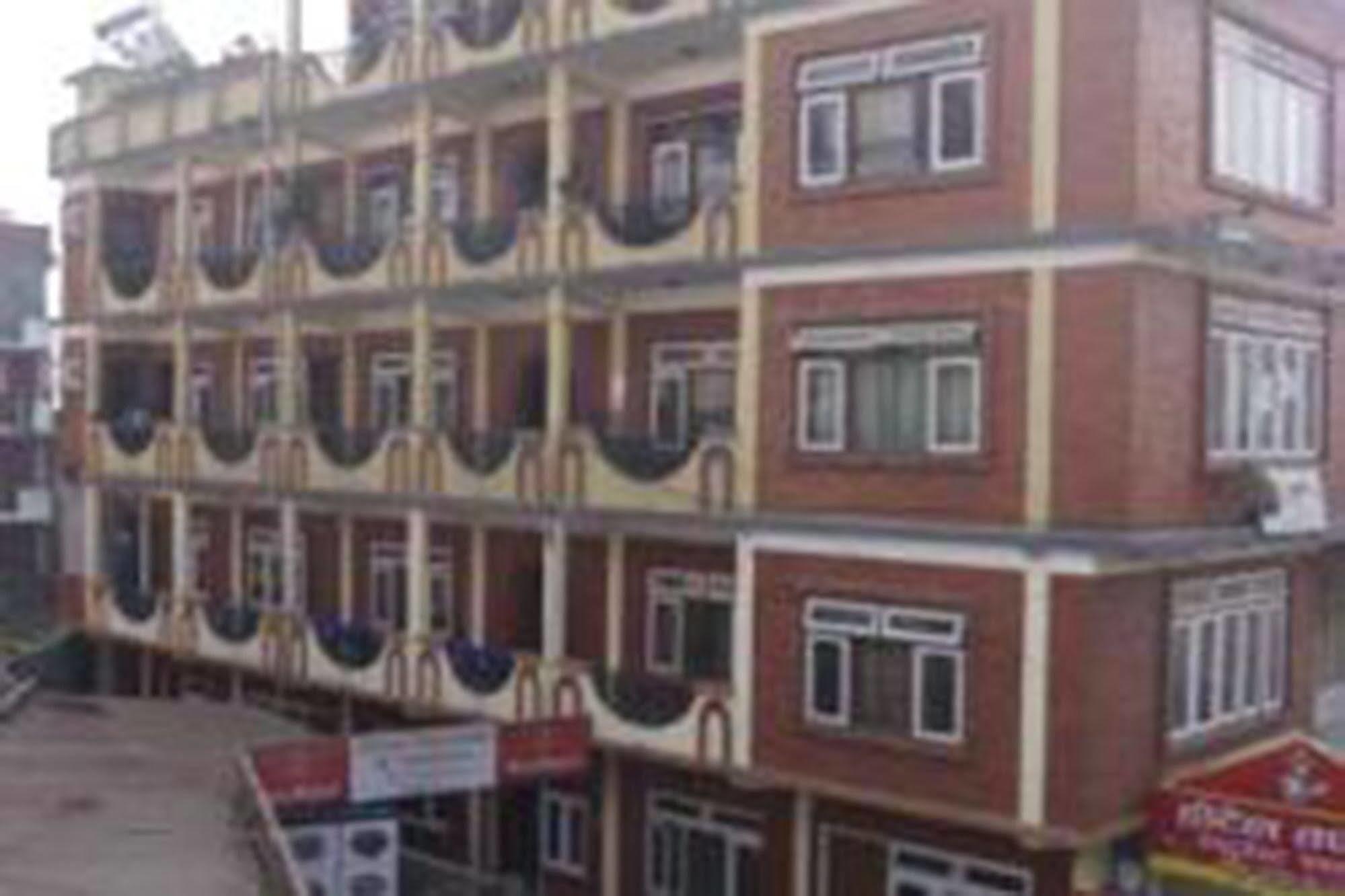 Aryal International Hotel Катманду Екстериор снимка