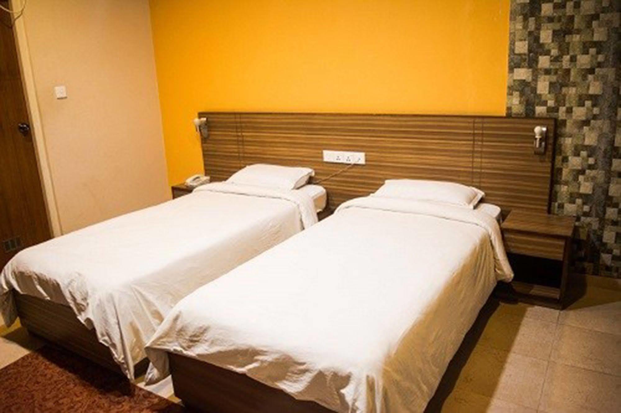 Aryal International Hotel Катманду Екстериор снимка