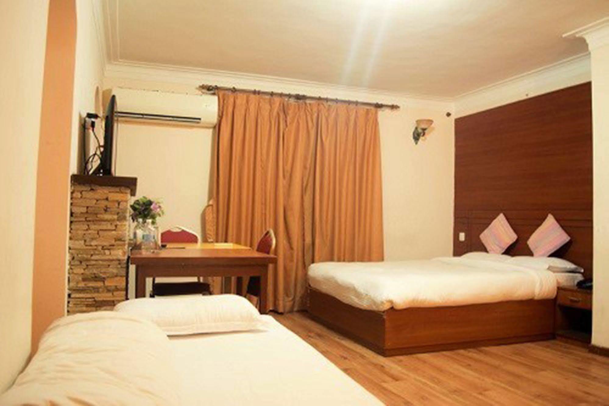 Aryal International Hotel Катманду Екстериор снимка