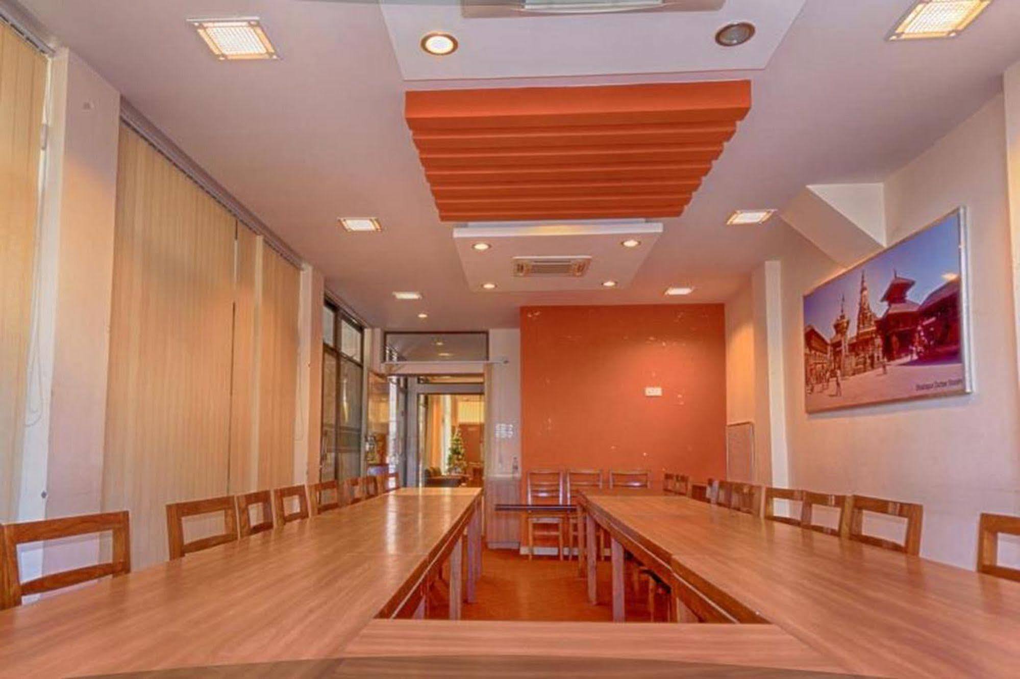 Aryal International Hotel Катманду Екстериор снимка